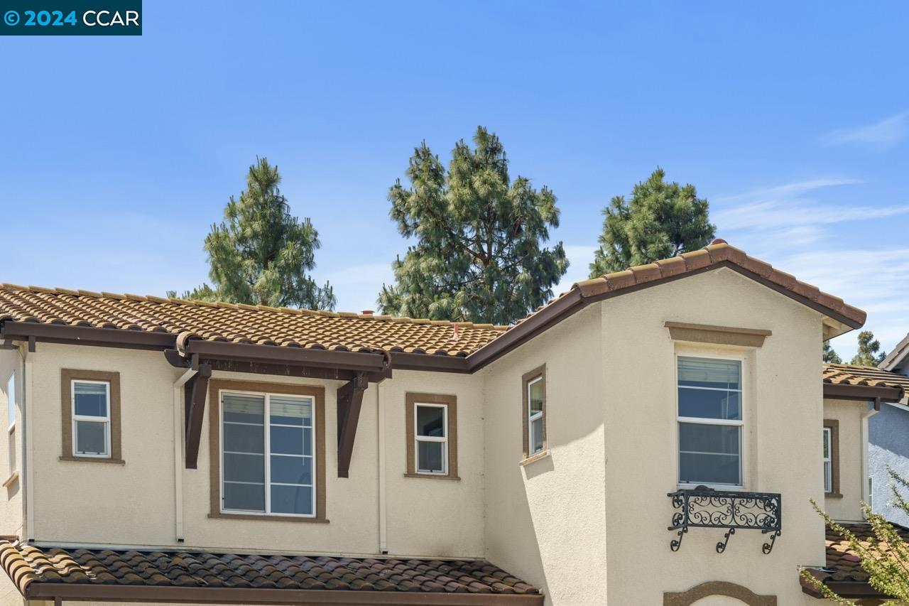 1046 Bending Willow Way