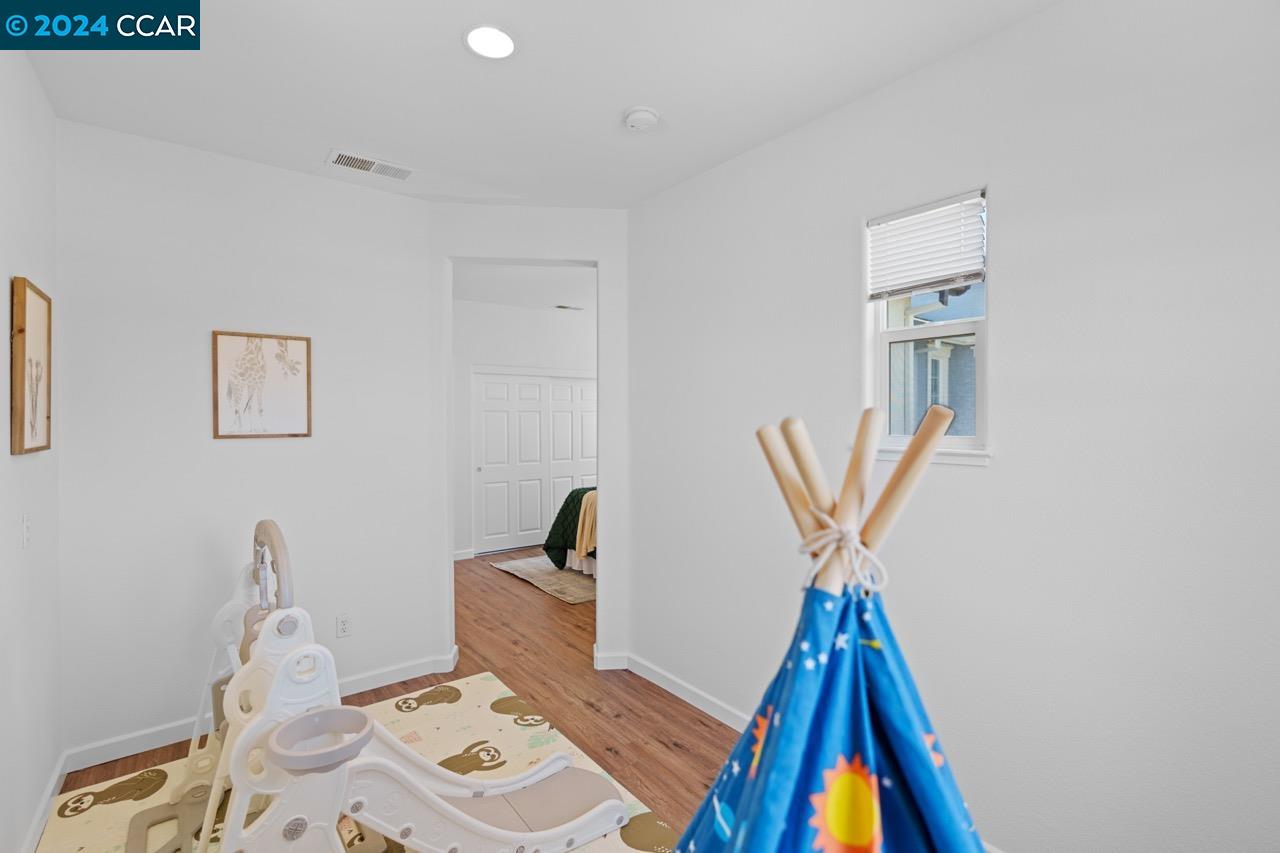 1046 Bending Willow Way