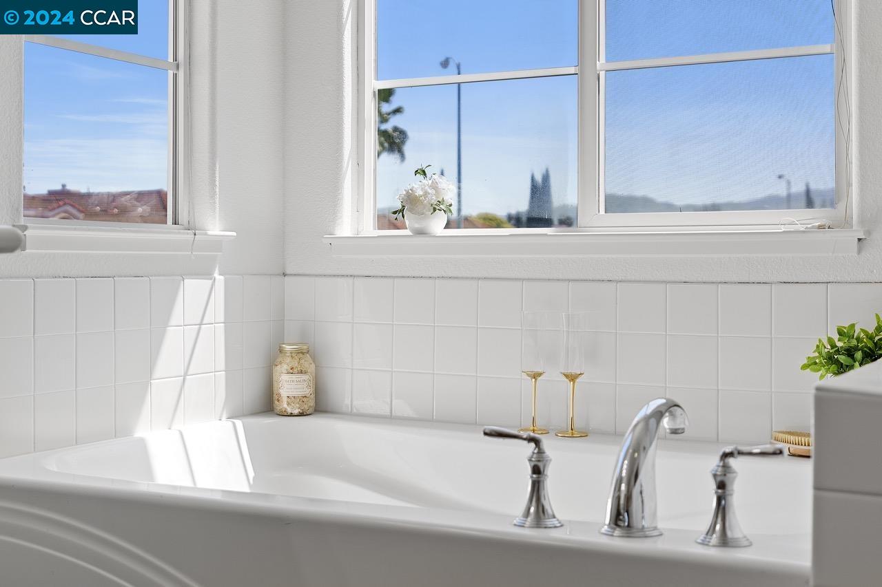 1046 Bending Willow Way