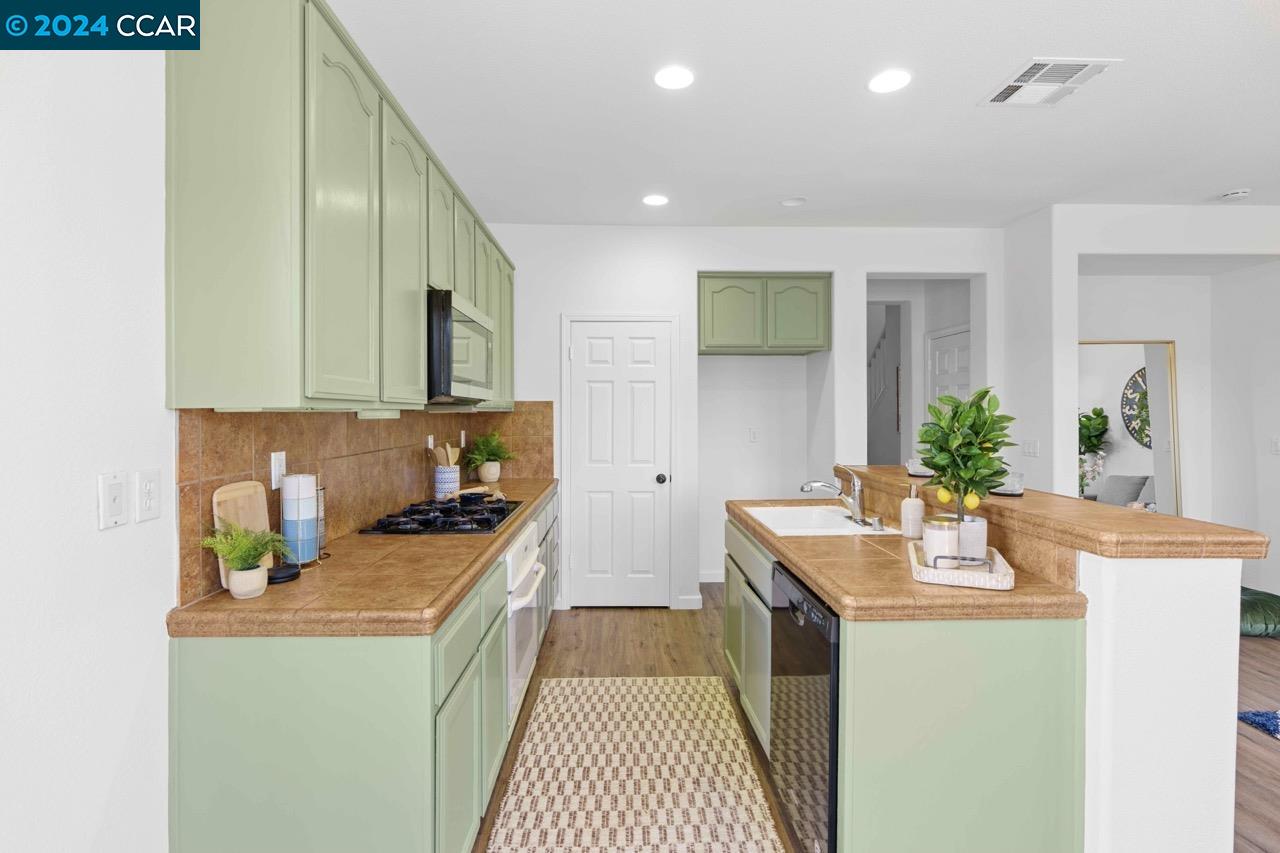 1046 Bending Willow Way