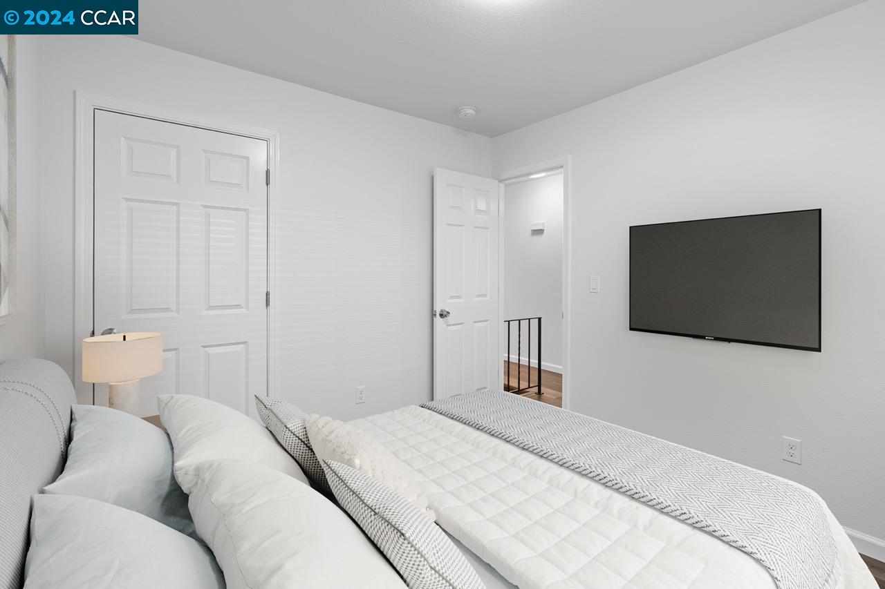 7874-7876 Bancroft Ave.