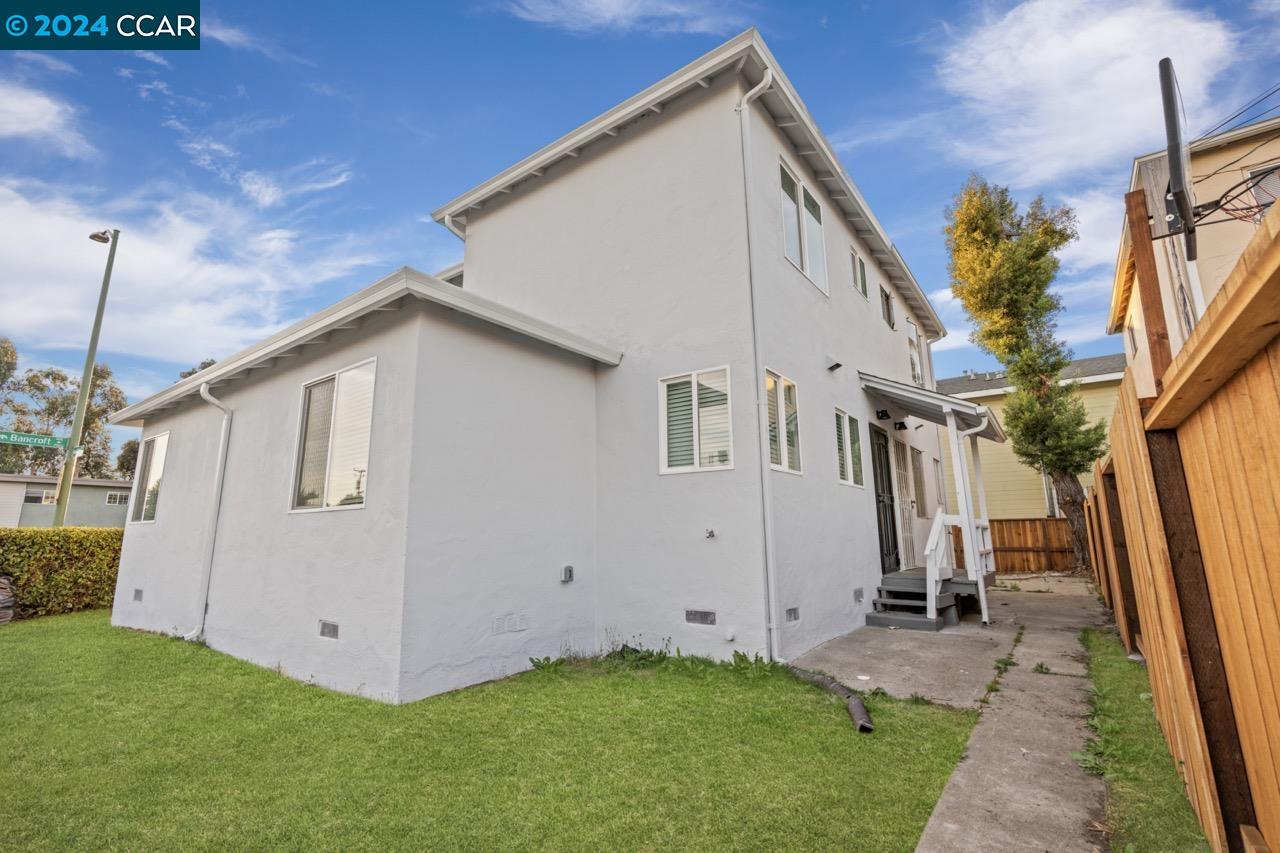 7874-7876 Bancroft Ave.