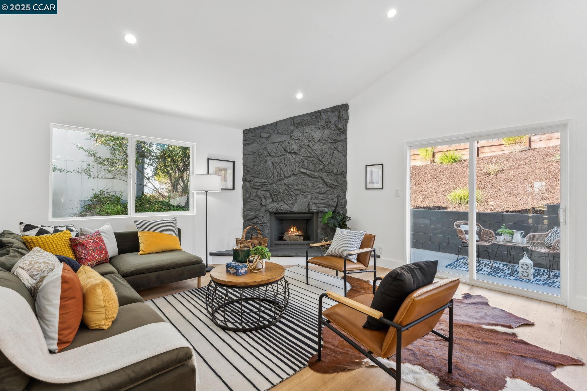 2144 Pomar Vista St.