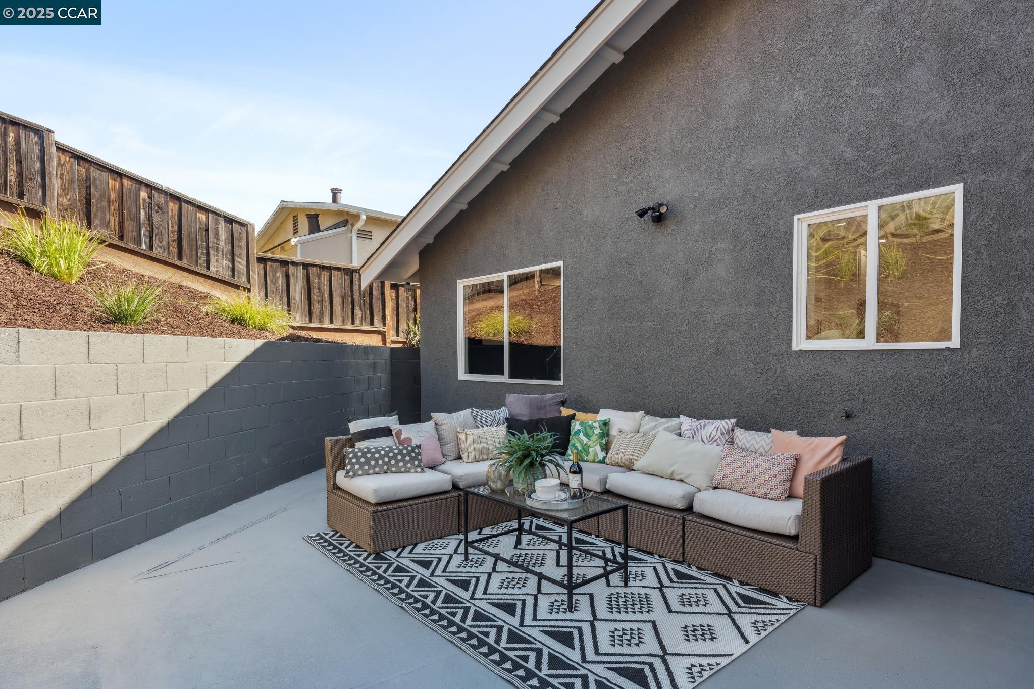 2144 Pomar Vista St.