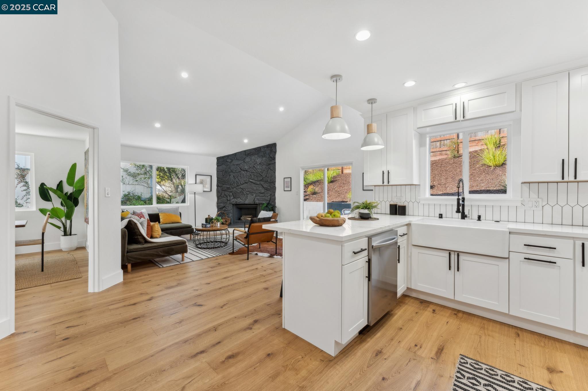 2144 Pomar Vista St.