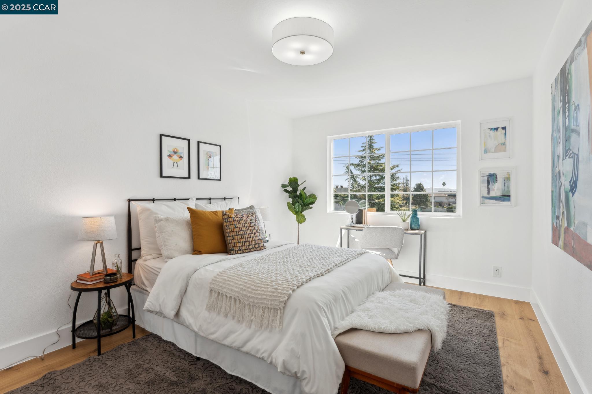 2144 Pomar Vista St.