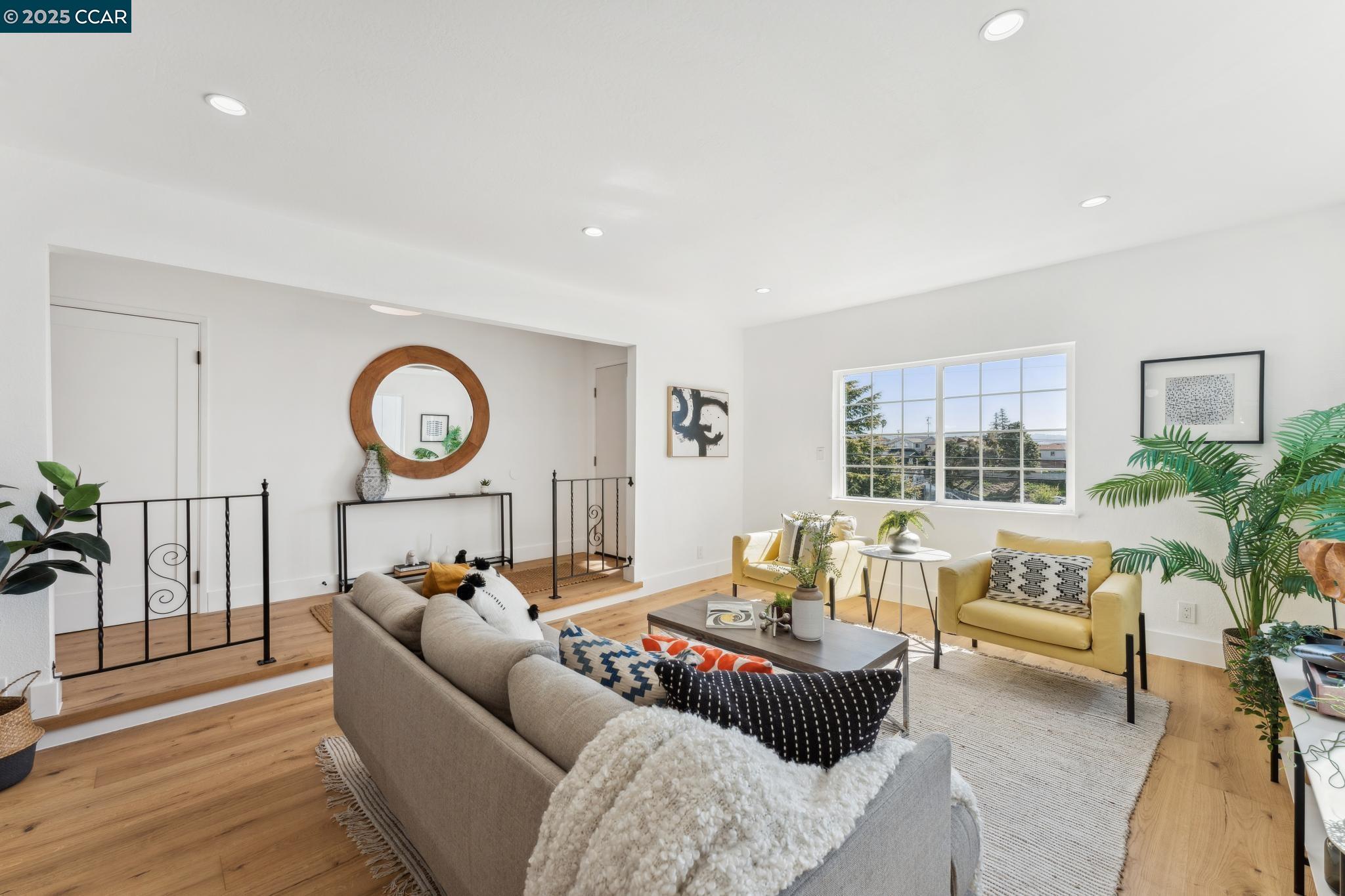 2144 Pomar Vista St.