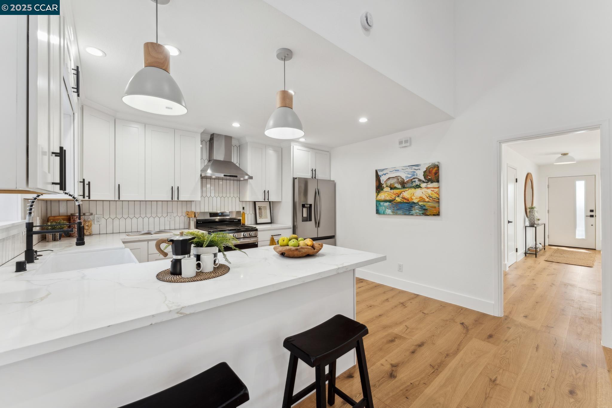 2144 Pomar Vista St.