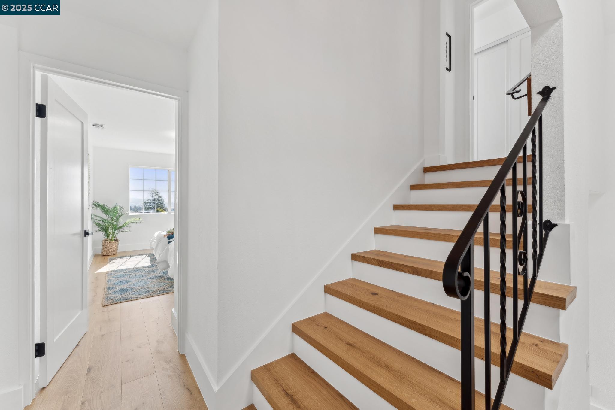 2144 Pomar Vista St.