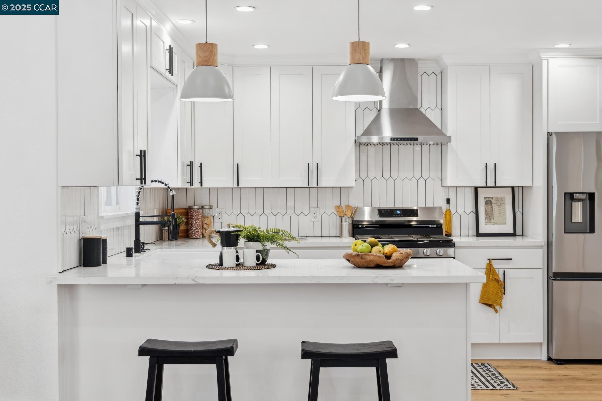 2144 Pomar Vista St.