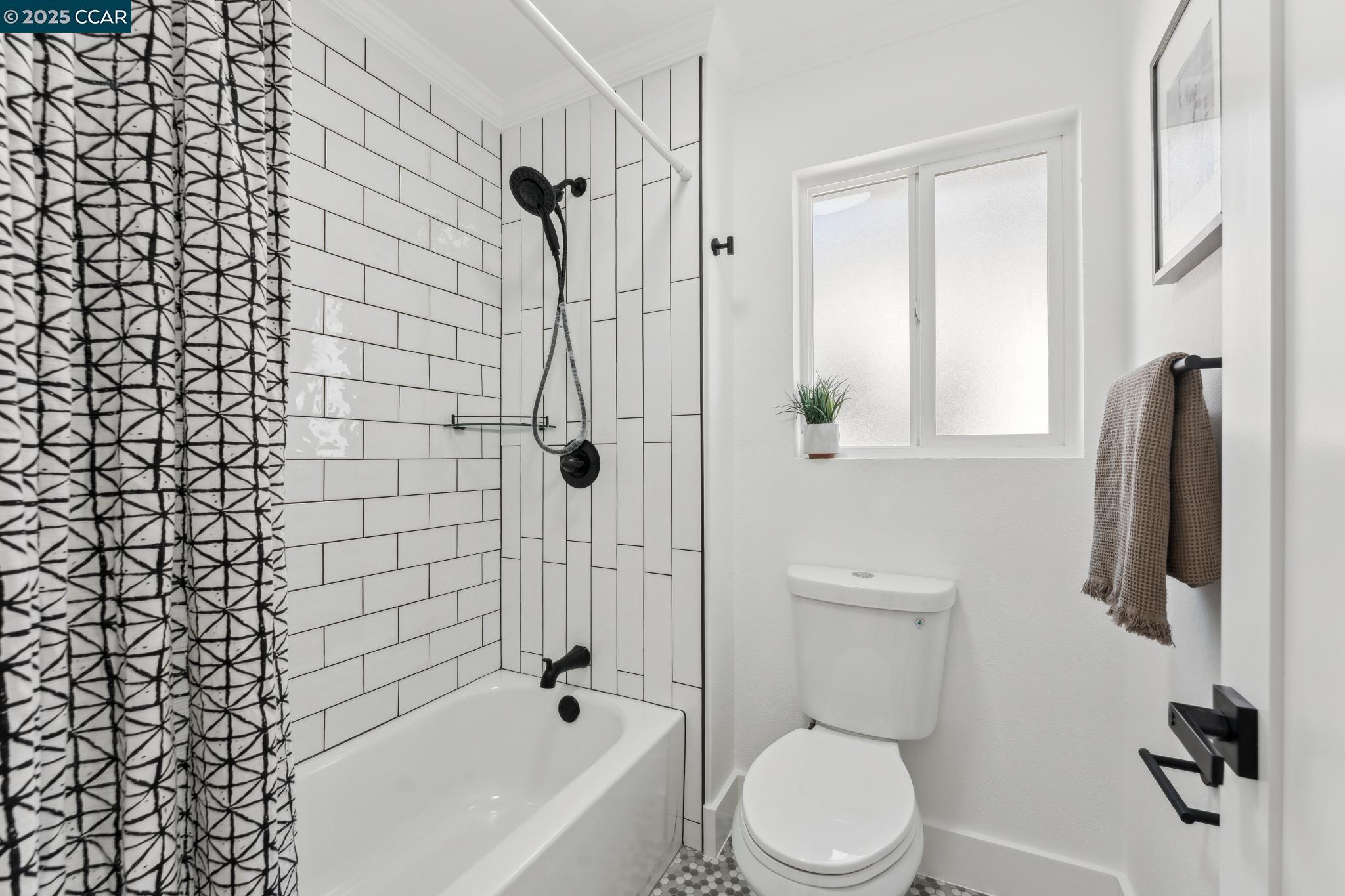 2144 Pomar Vista St.