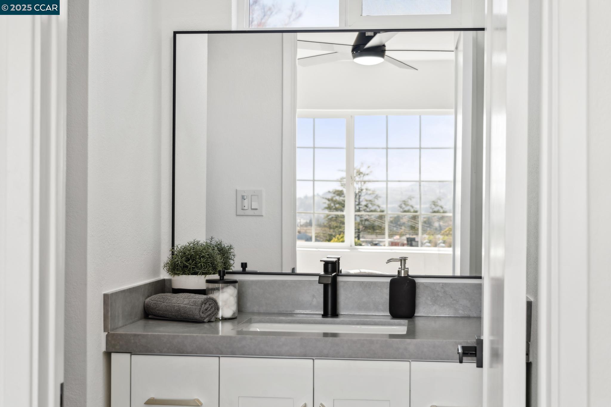 2144 Pomar Vista St.