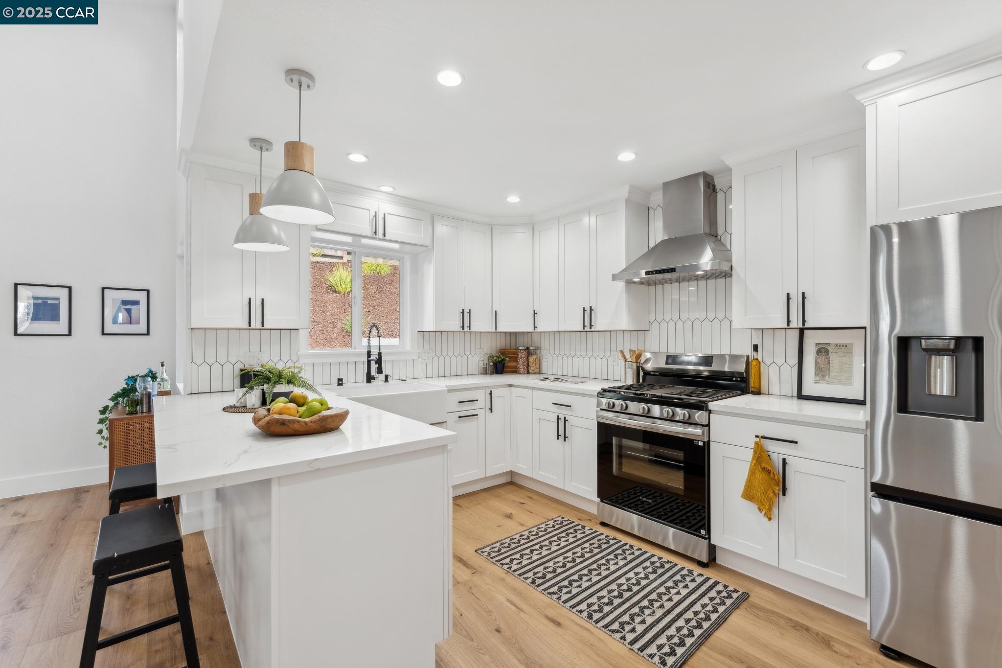 2144 Pomar Vista St.