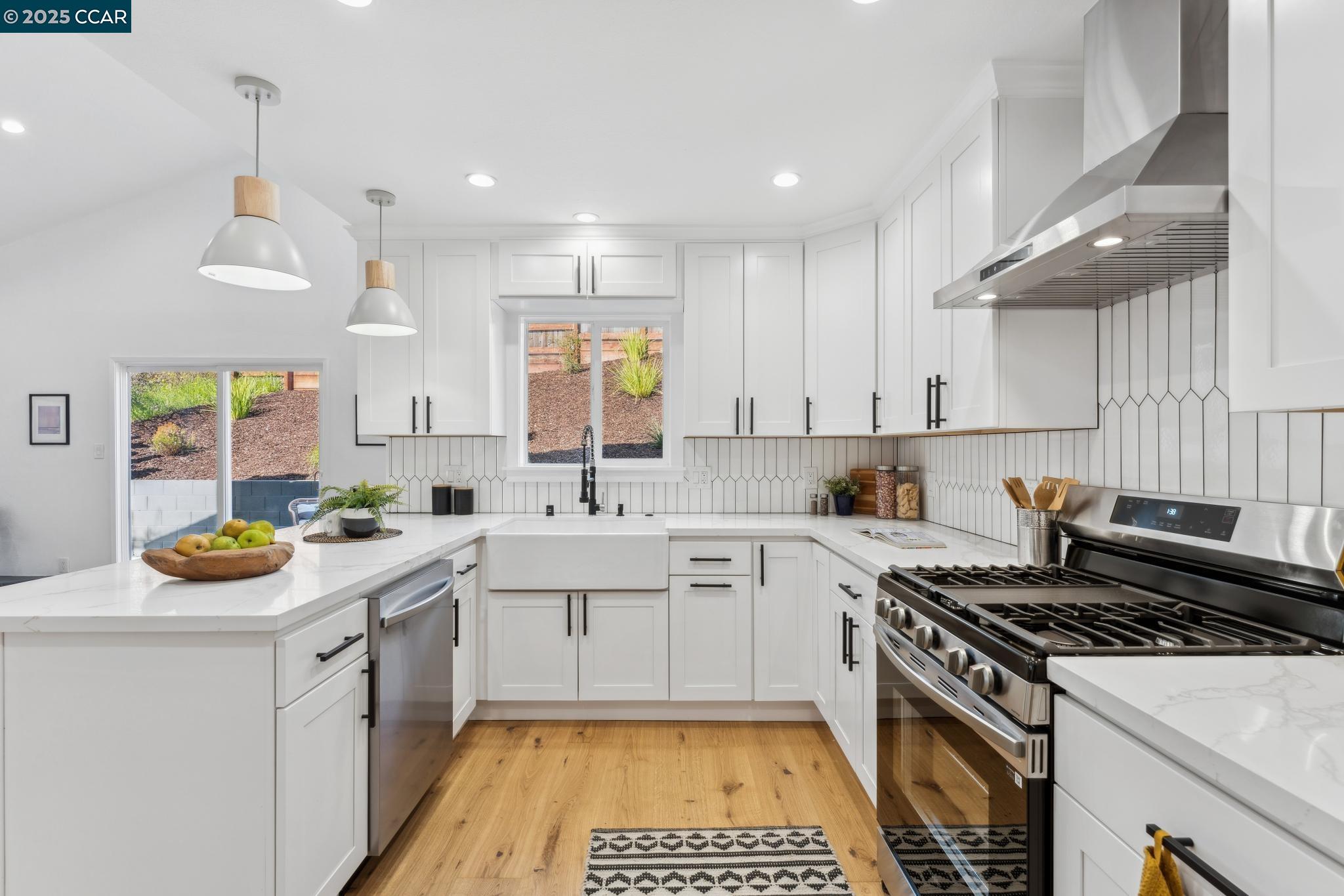 2144 Pomar Vista St.