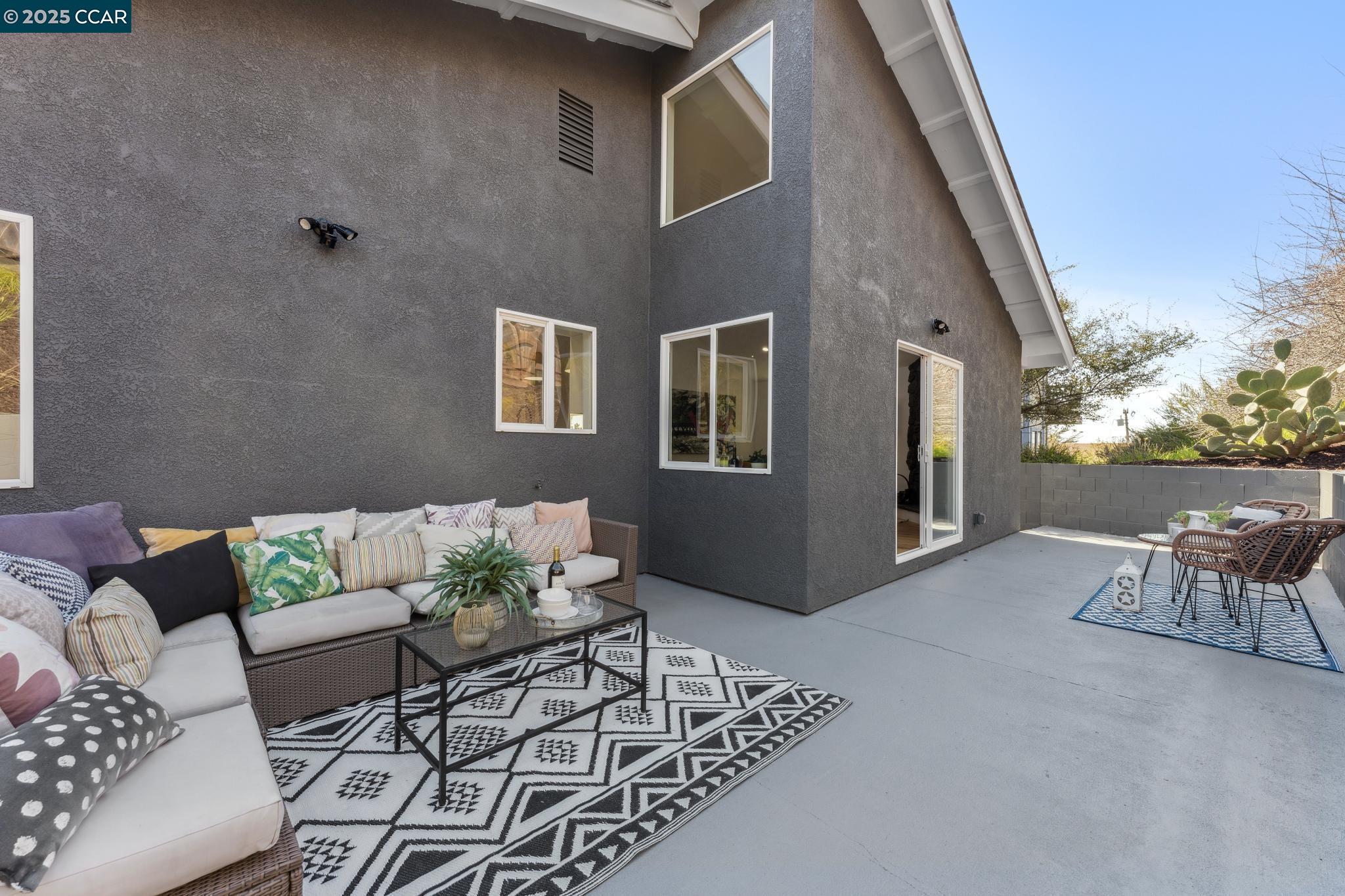 2144 Pomar Vista St.