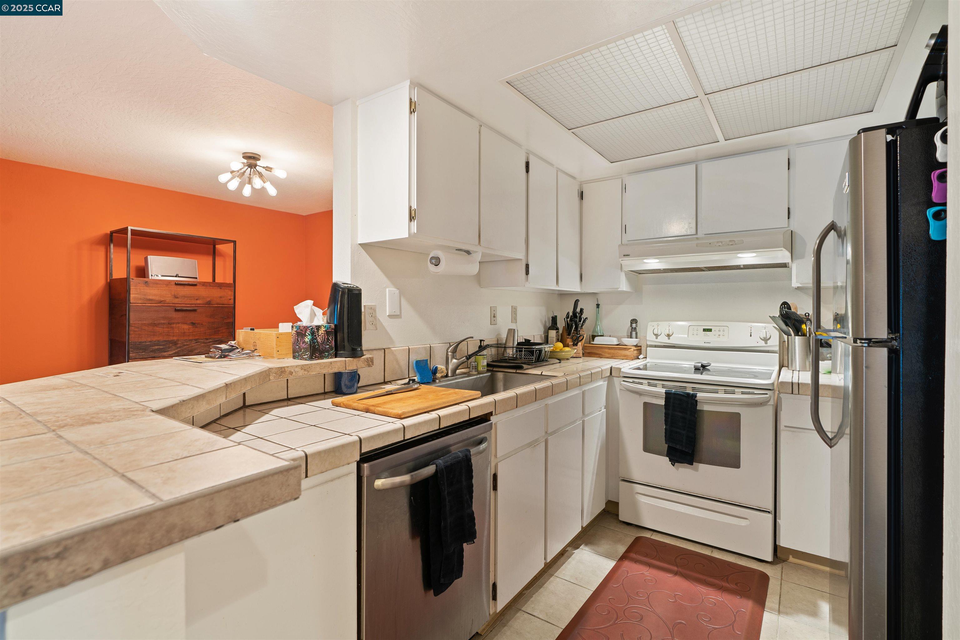 1089 Wesley Court # 8