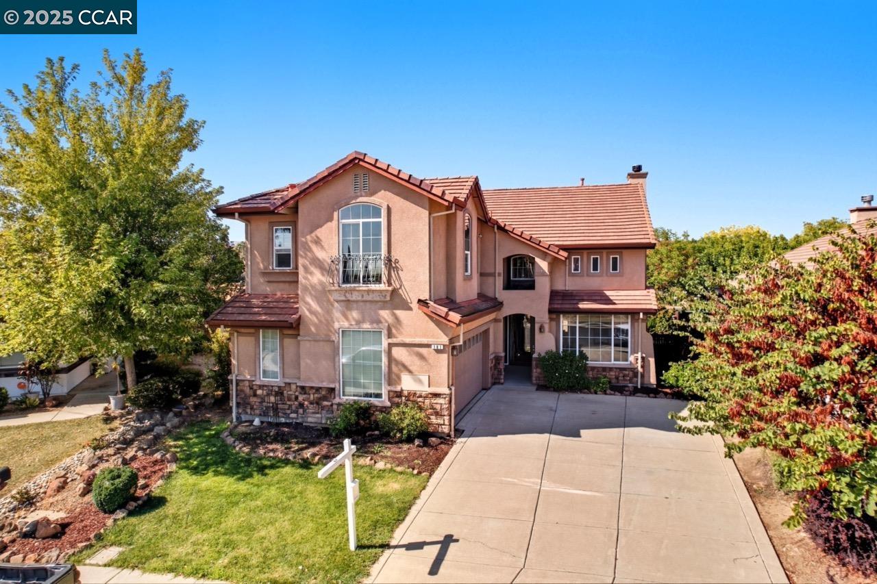 101 Pebble Ct