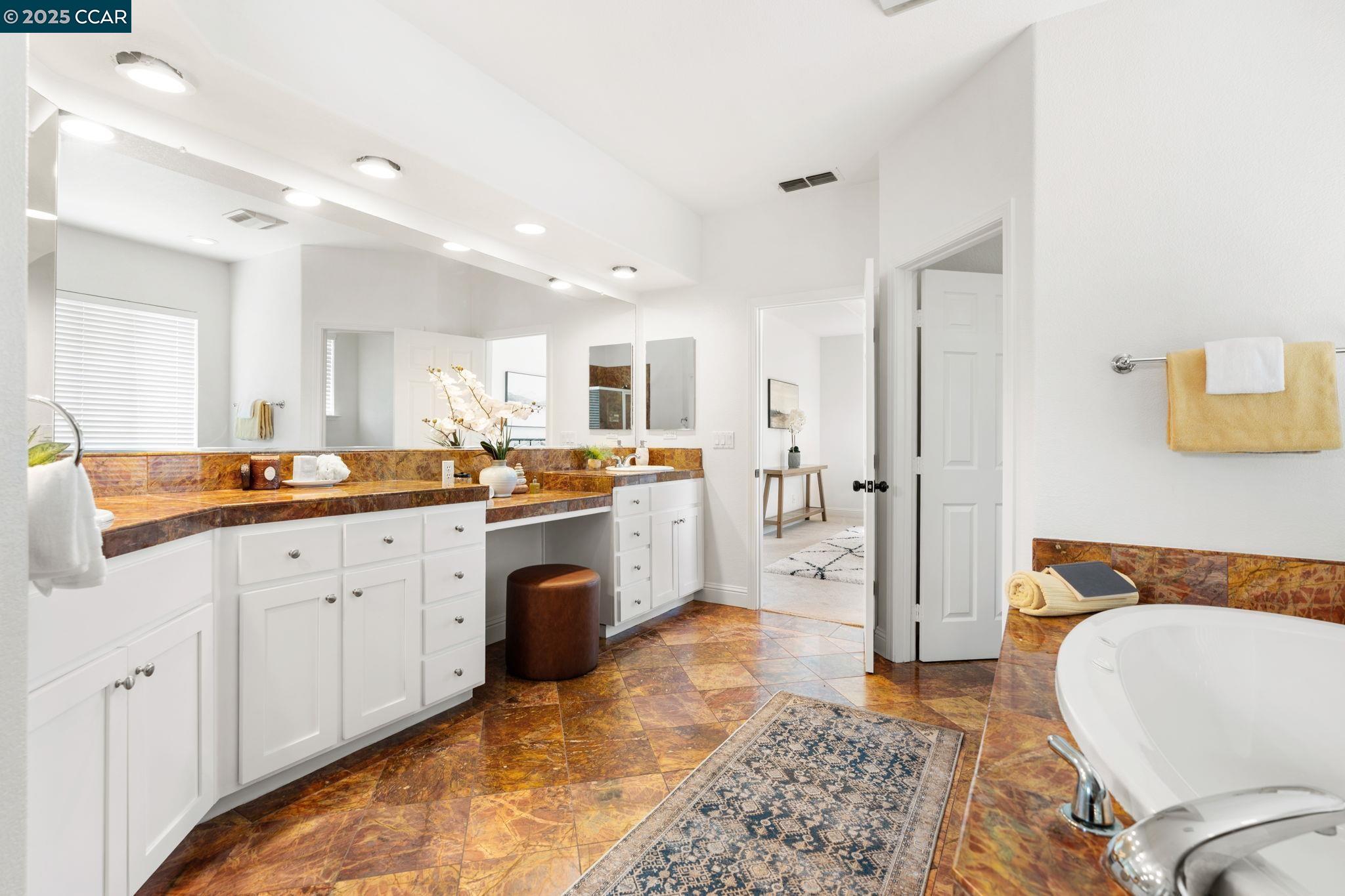 101 Pebble Ct