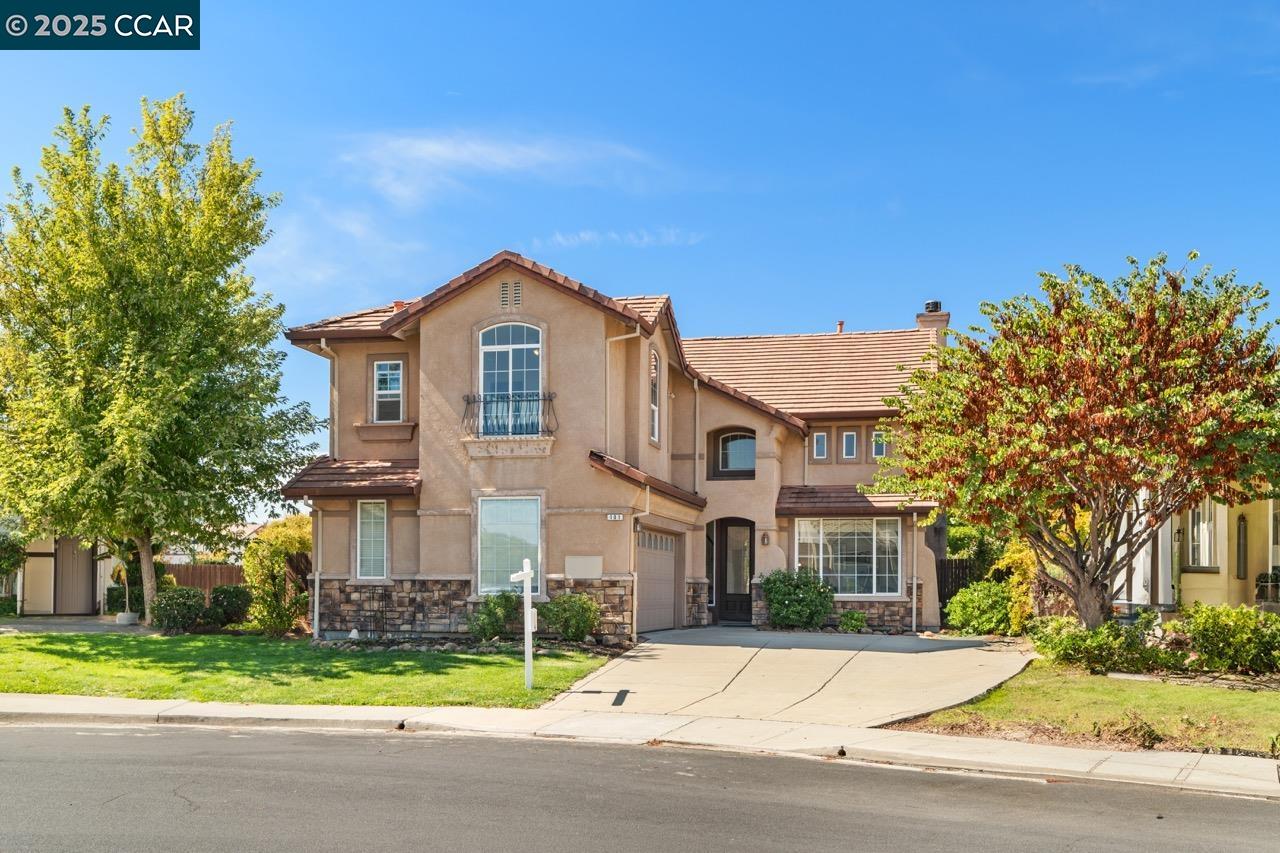 101 Pebble Ct