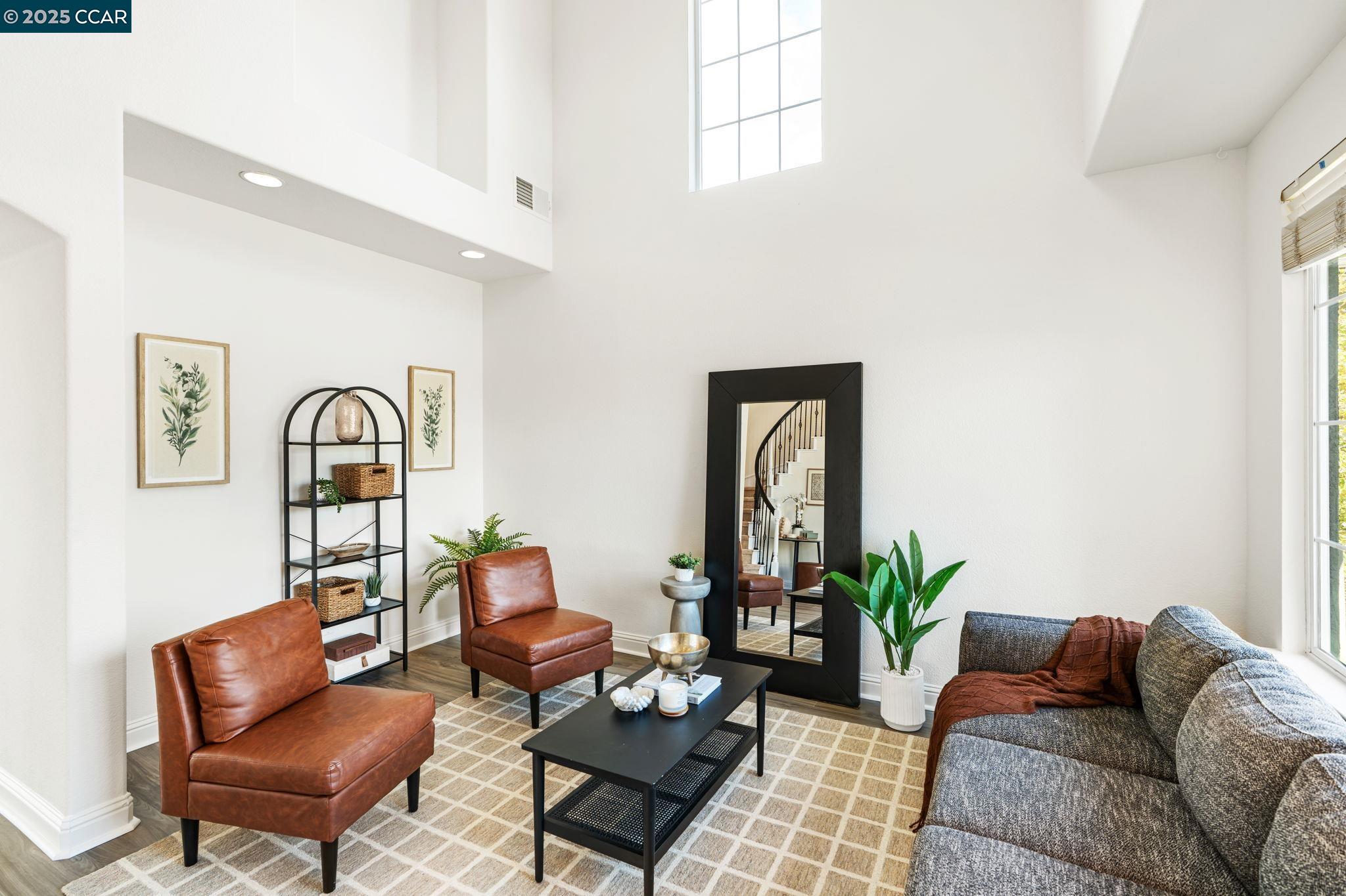 101 Pebble Ct