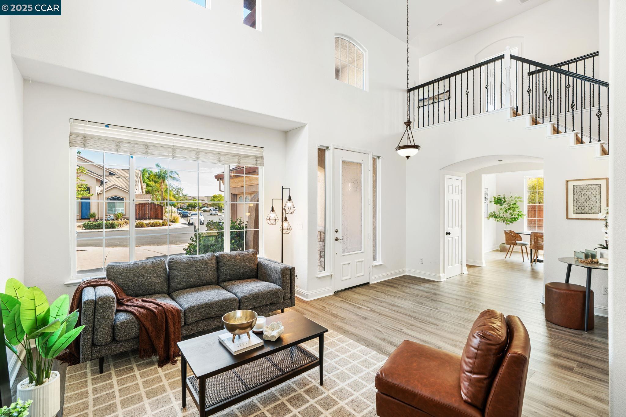 101 Pebble Ct