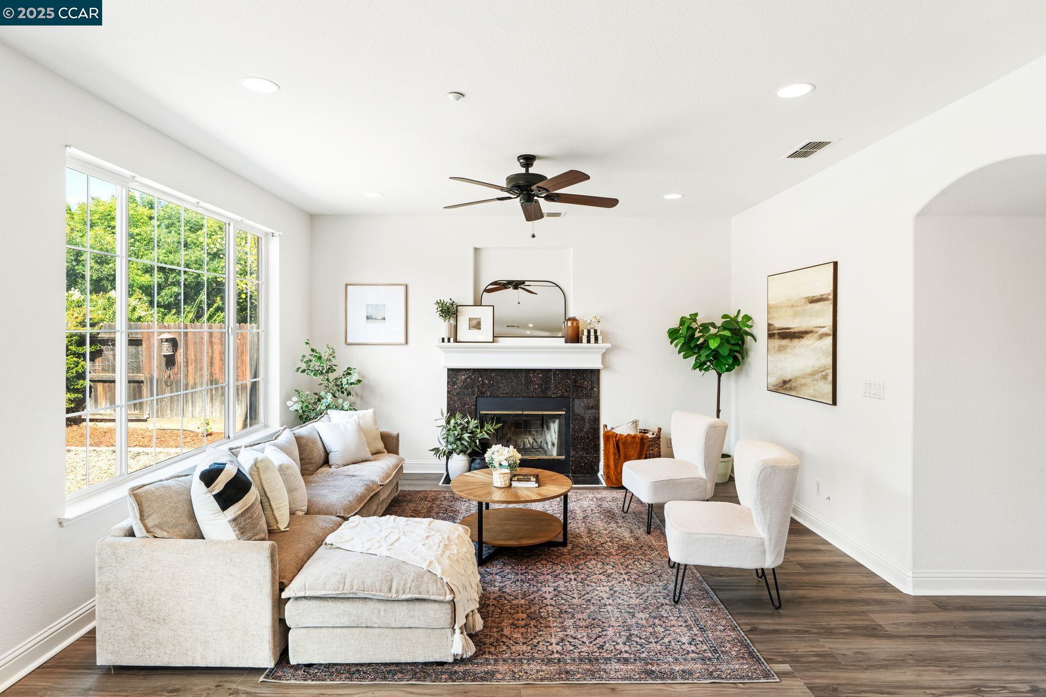 101 Pebble Ct