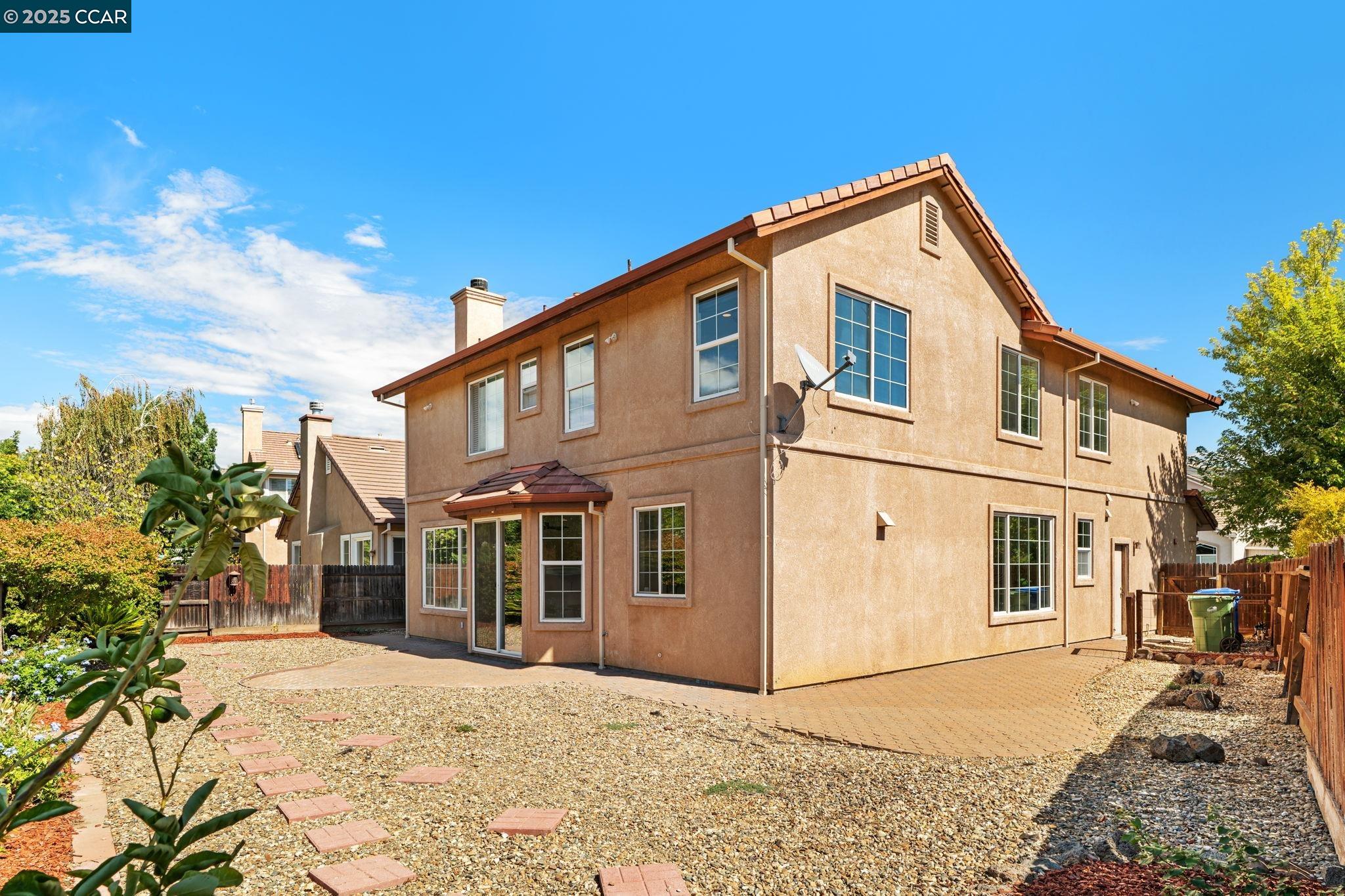 101 Pebble Ct