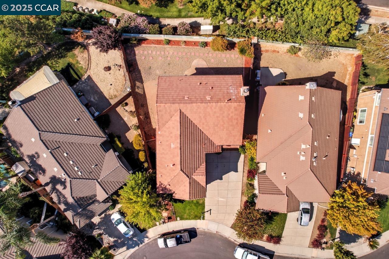 101 Pebble Ct