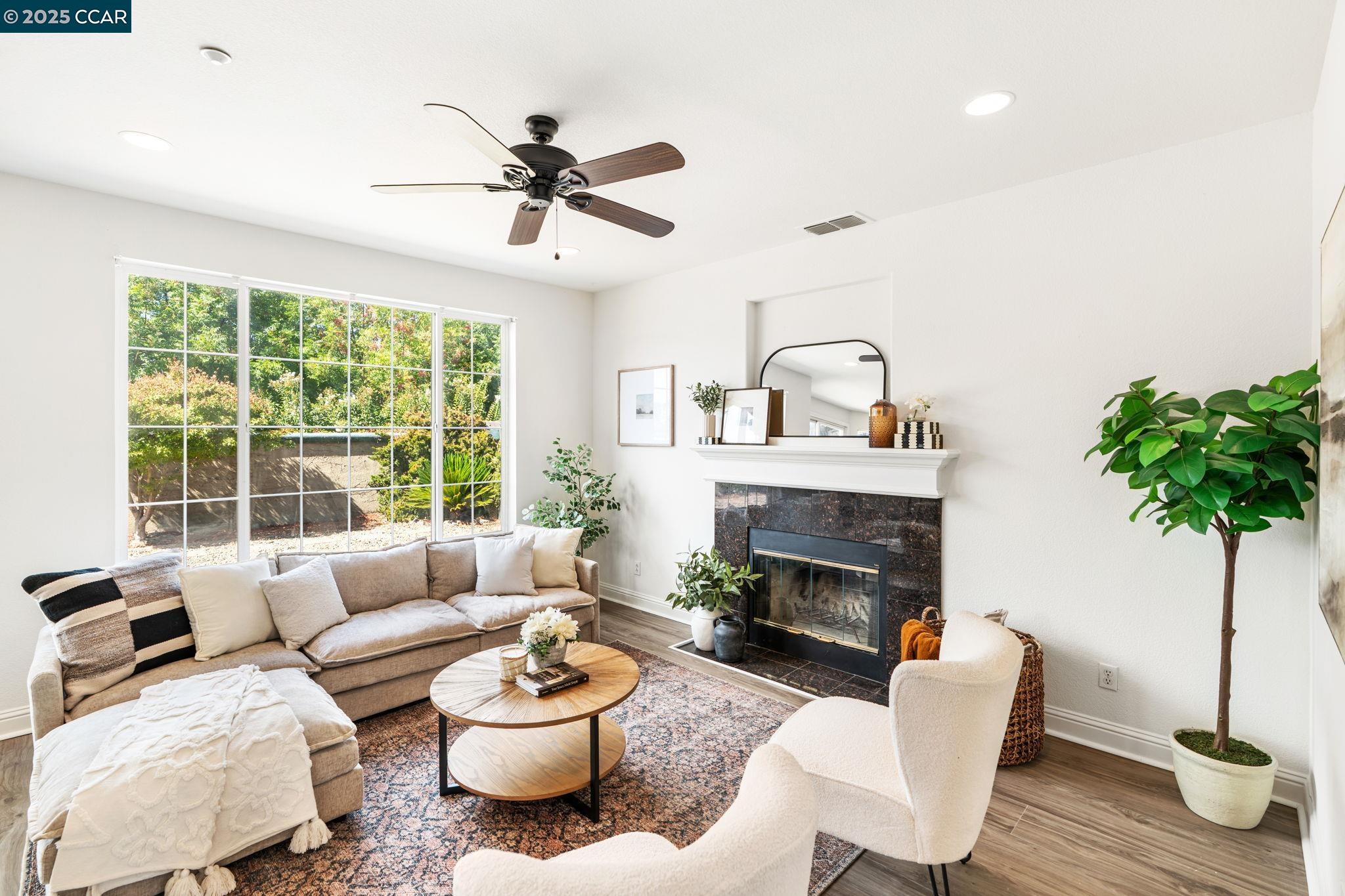 101 Pebble Ct