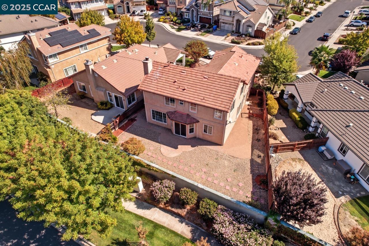 101 Pebble Ct