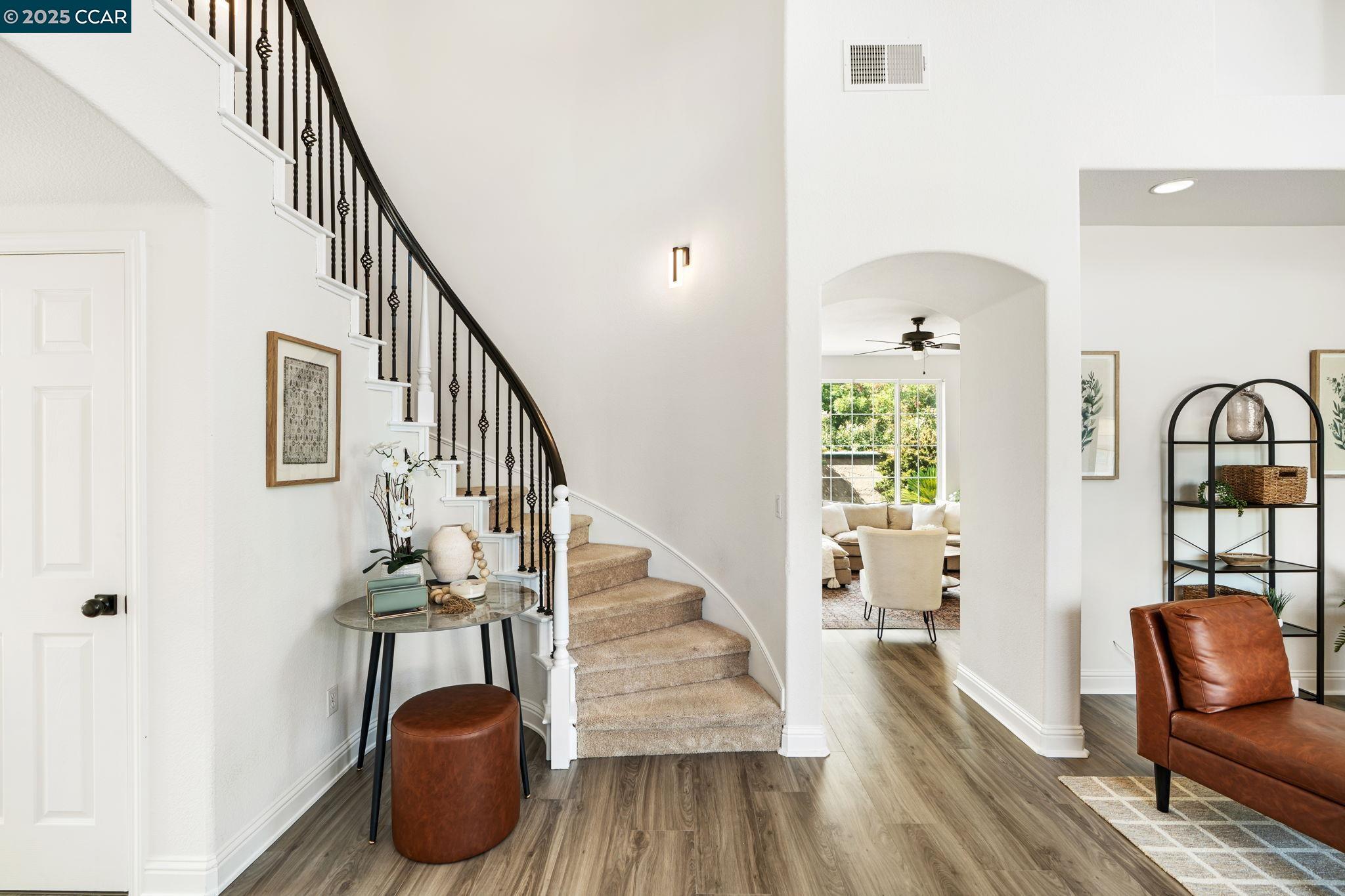 101 Pebble Ct