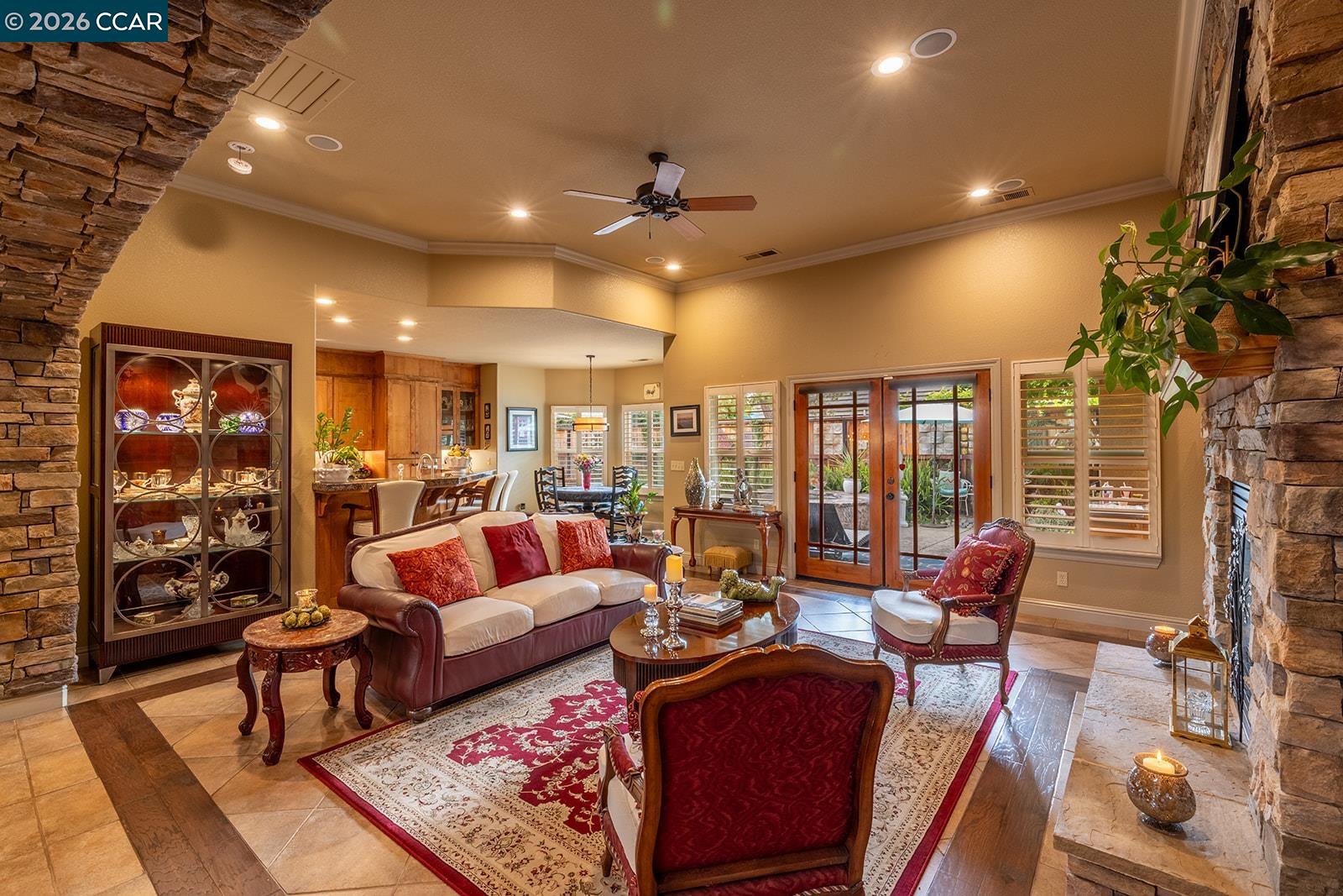 2531 Poppy Dr