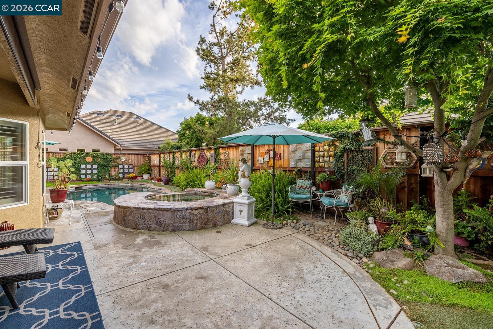 2531 Poppy Dr