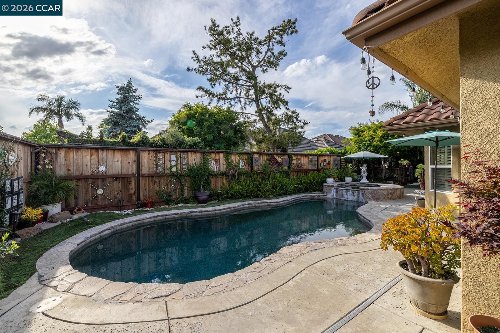 2531 Poppy Dr