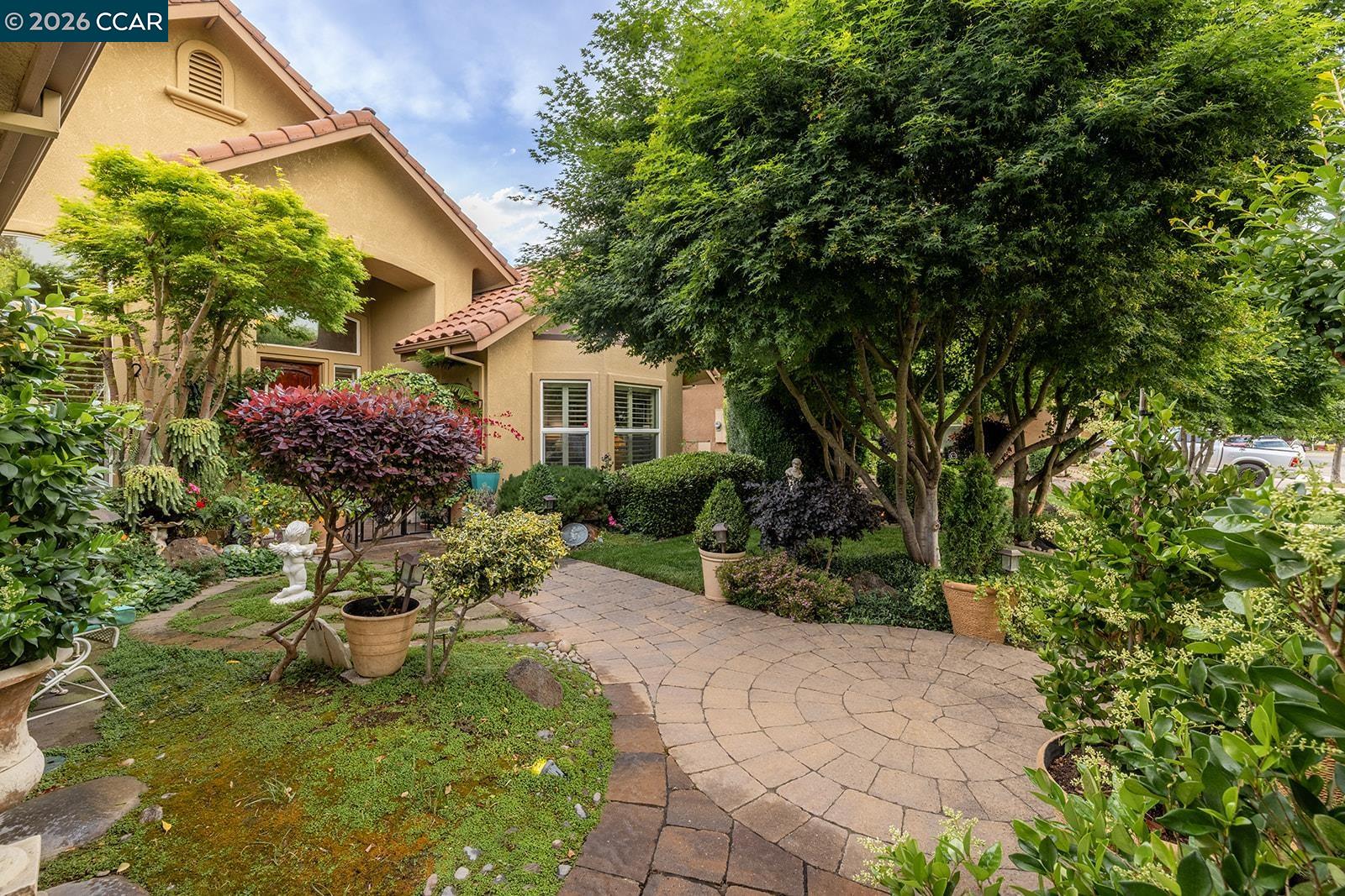 2531 Poppy Dr