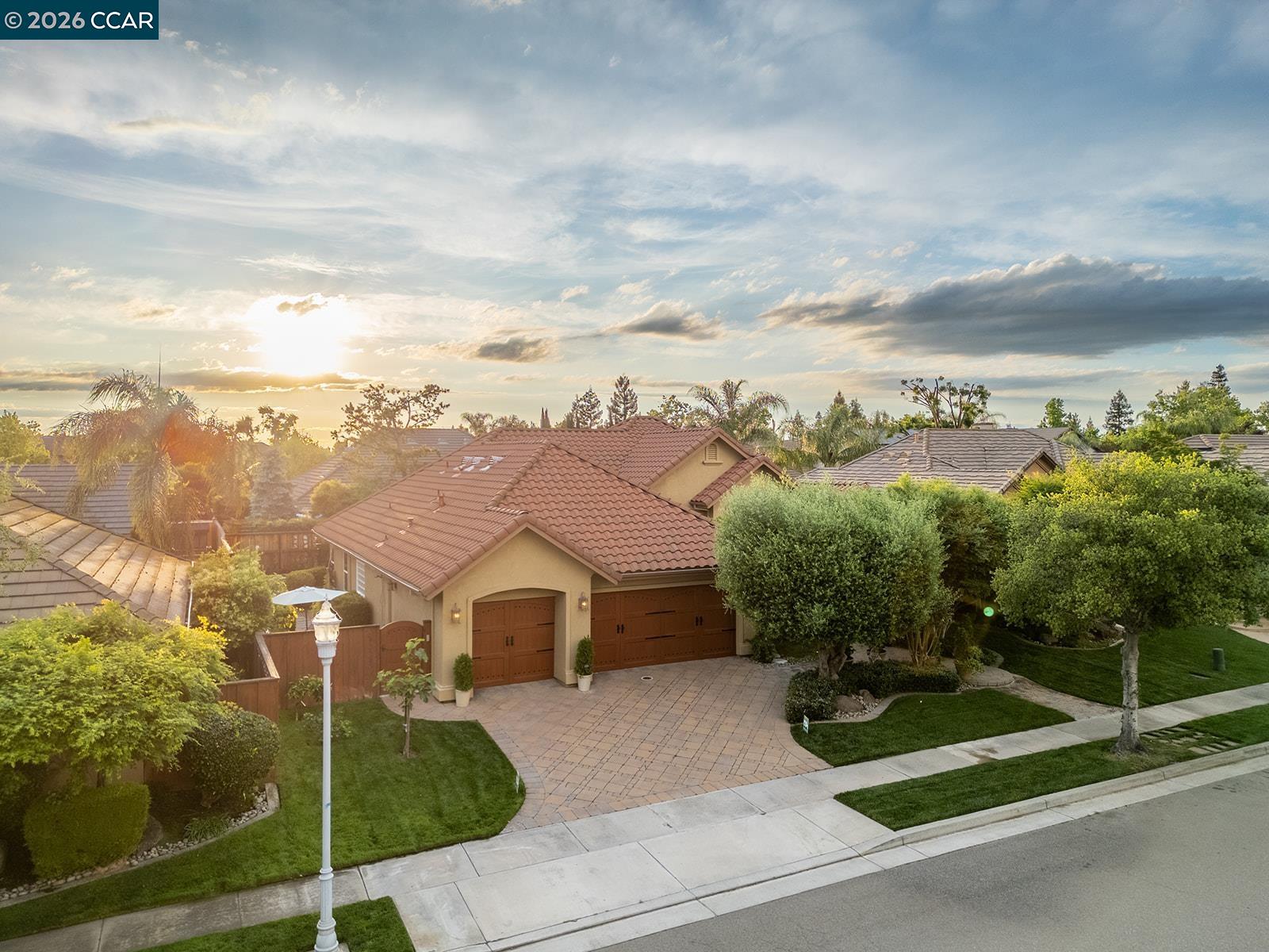 2531 Poppy Dr