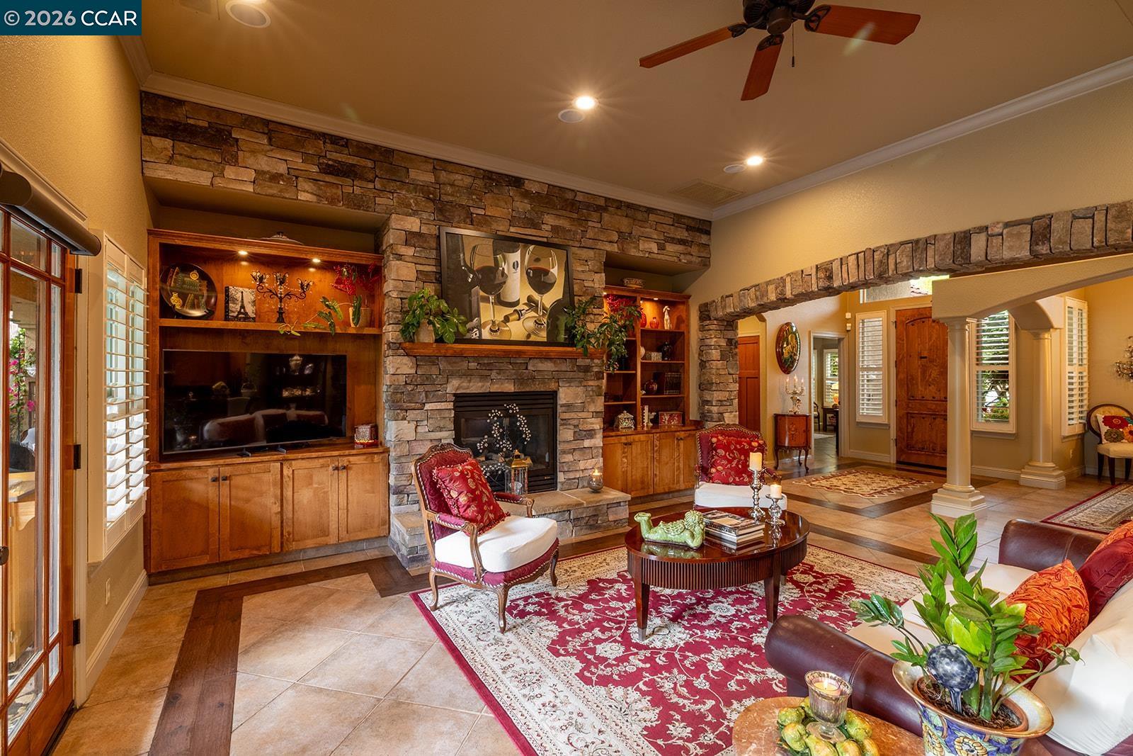2531 Poppy Dr