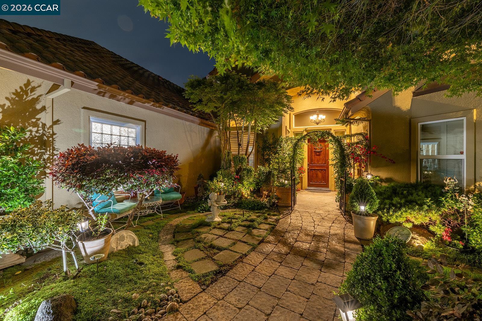 2531 Poppy Dr