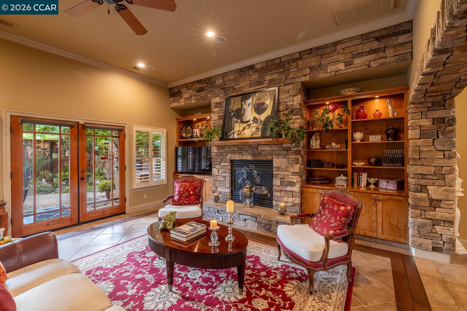 2531 Poppy Dr