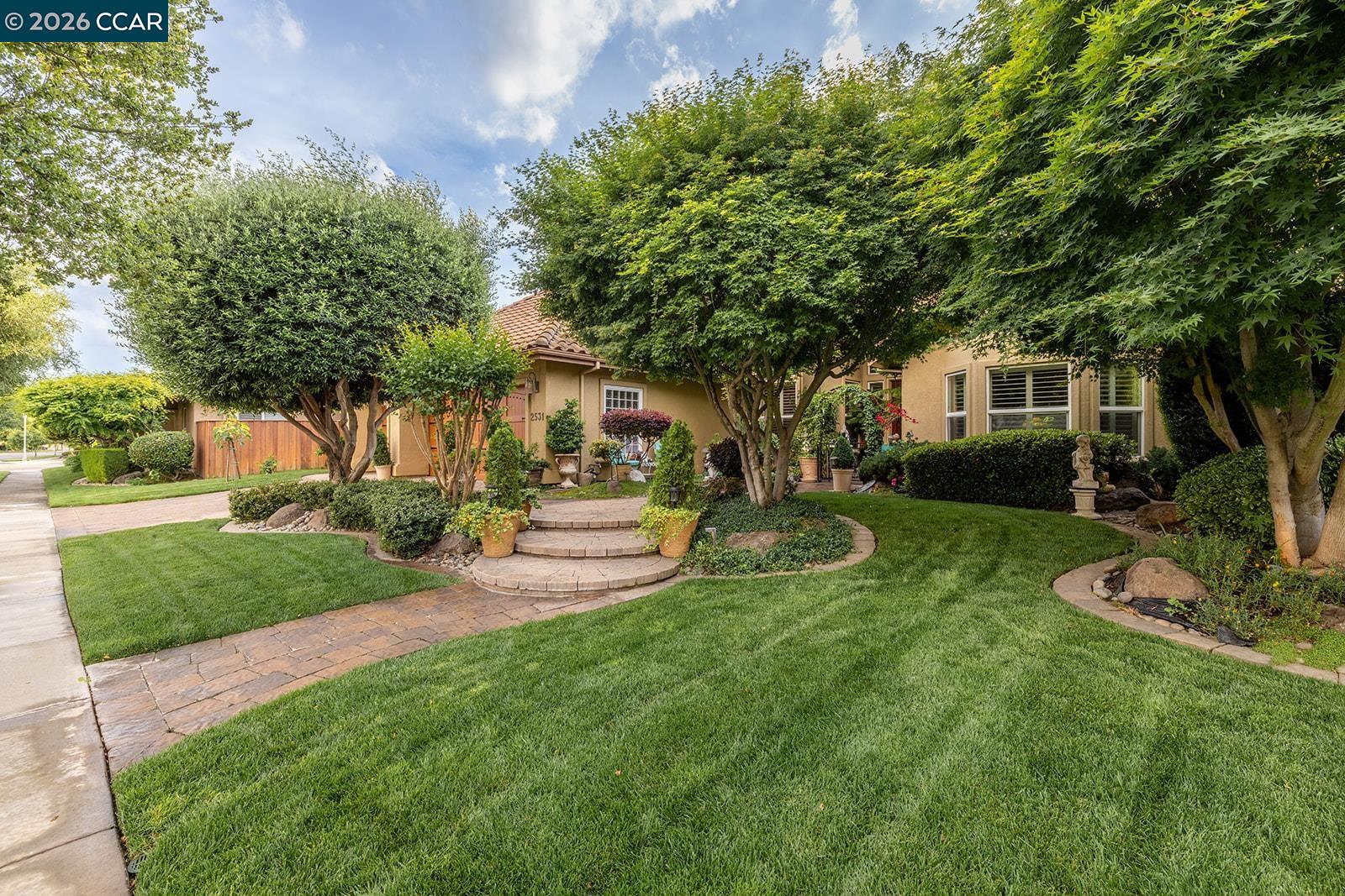 2531 Poppy Dr