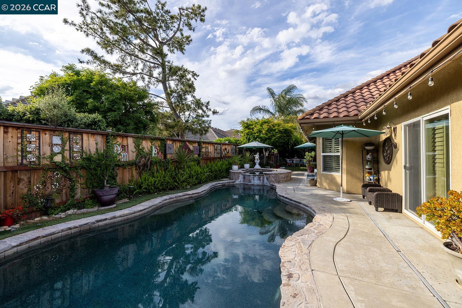 2531 Poppy Dr