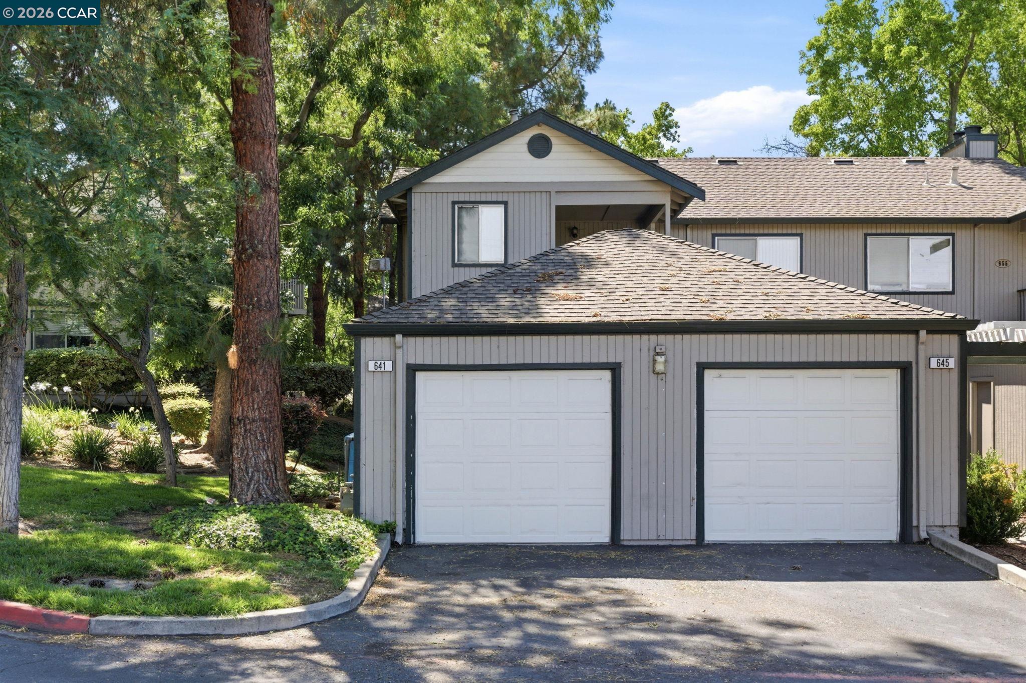 641 Chadwick Ln