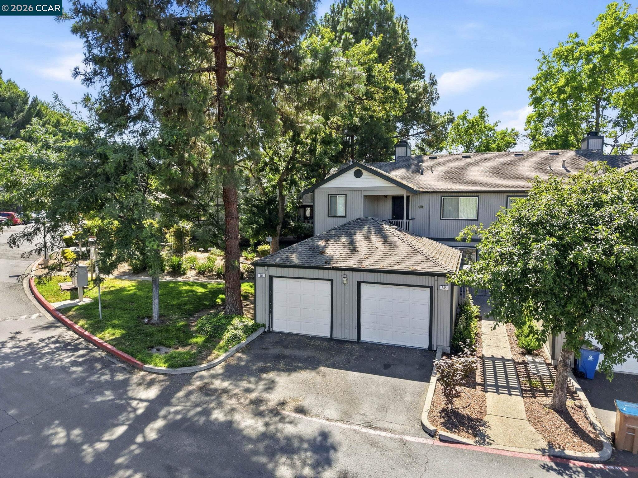 641 Chadwick Ln