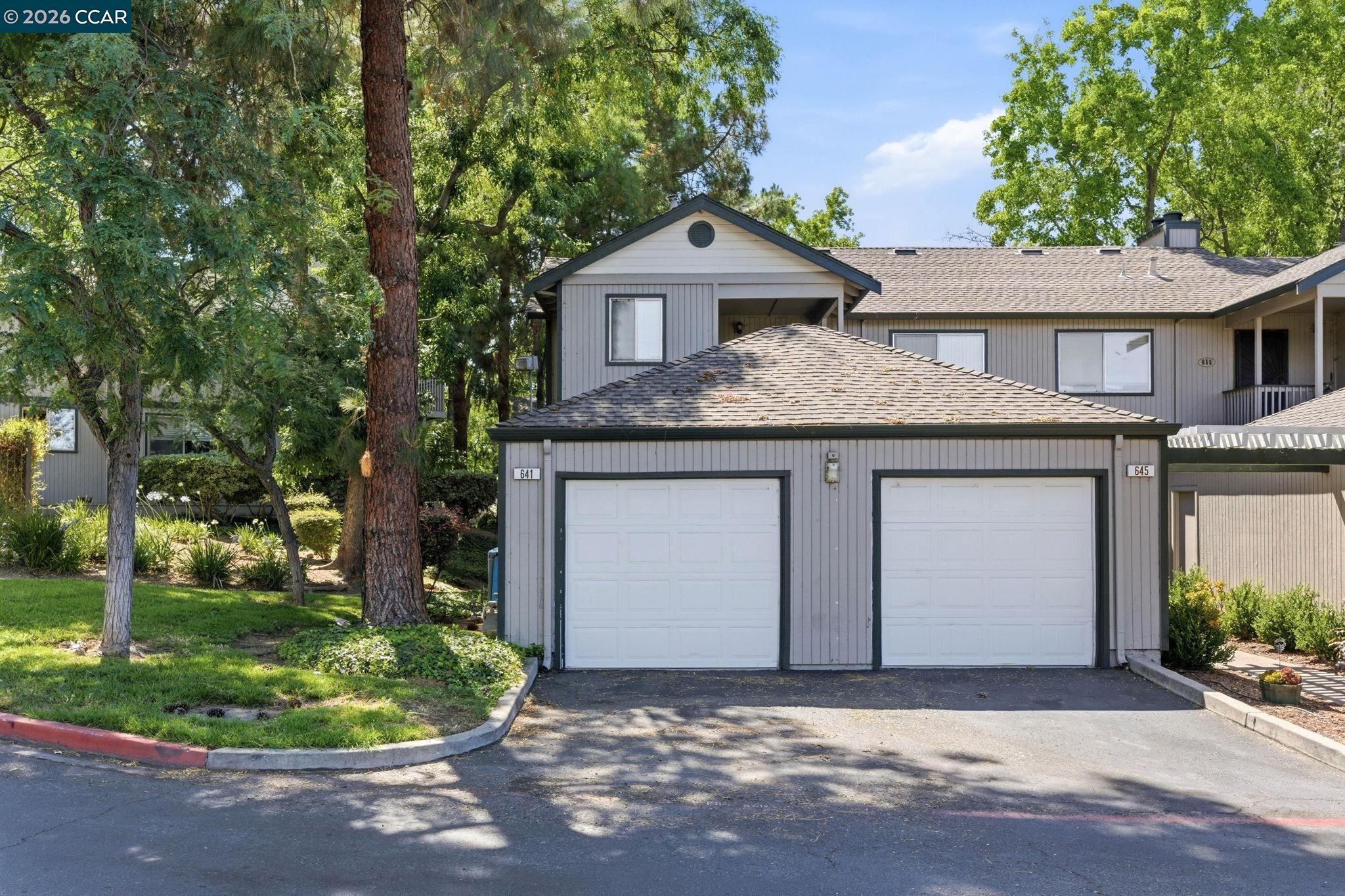 641 Chadwick Ln
