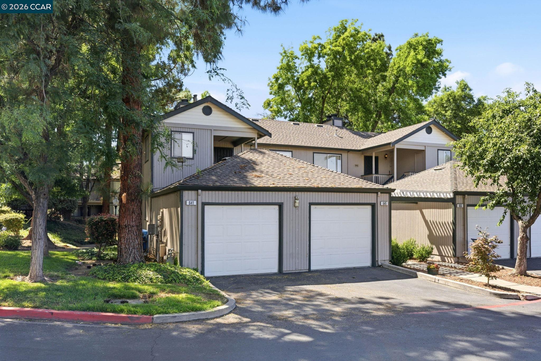641 Chadwick Ln