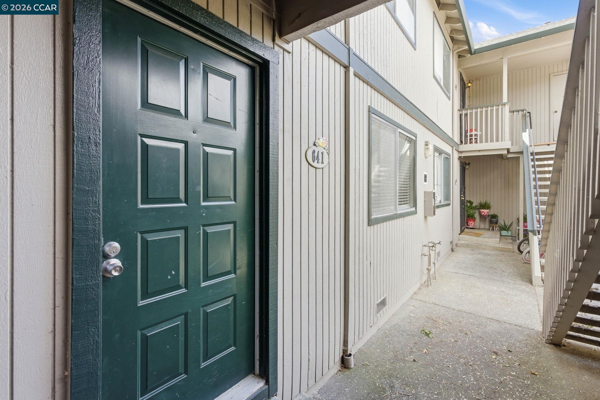 641 Chadwick Ln