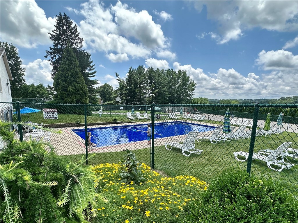 2673 Hunters Point Drive