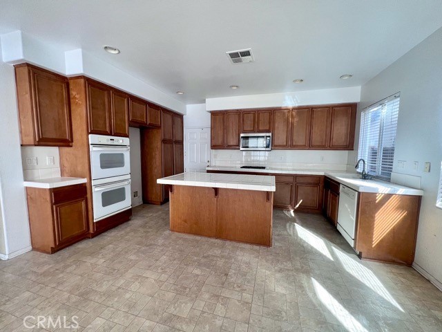 29751 Maxmillian Avenue