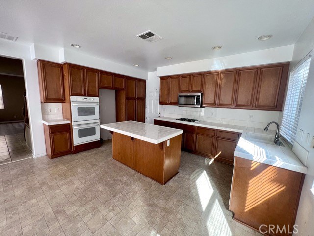 29751 Maxmillian Avenue