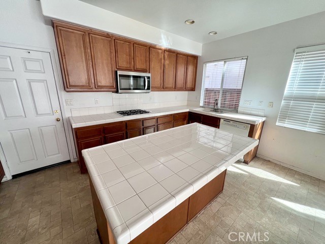 29751 Maxmillian Avenue